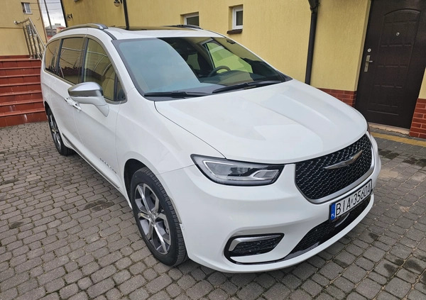 Chrysler Pacifica cena 271000 przebieg: 26167, rok produkcji 2022 z Słubice małe 781